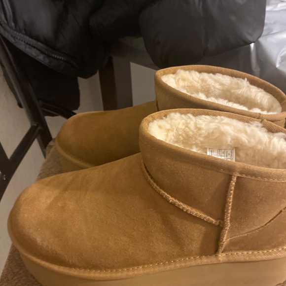 Ugg Classic ulta Mini Platform Chesnut Sz 9 - Picture 7 of 7